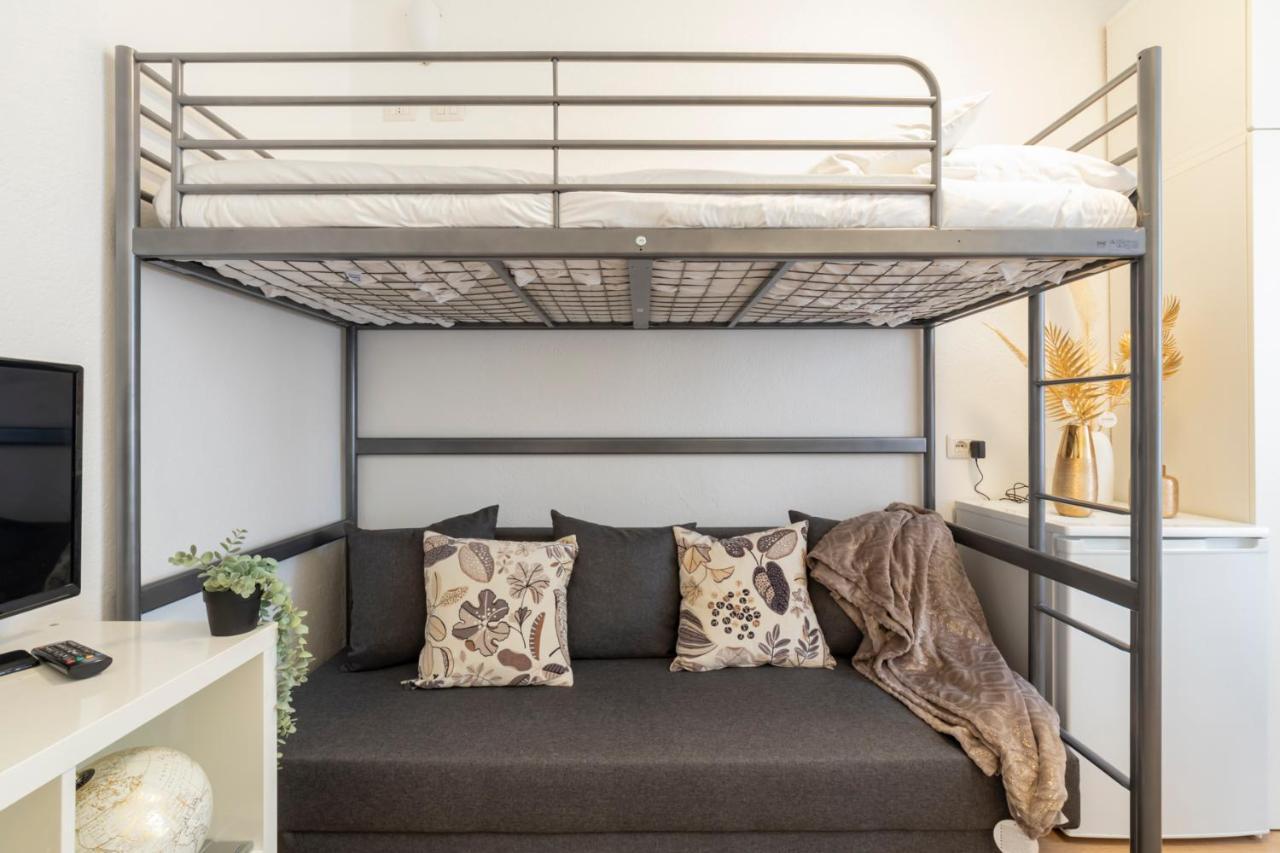 I Host Apartment - Alessi 10 Milan Luaran gambar